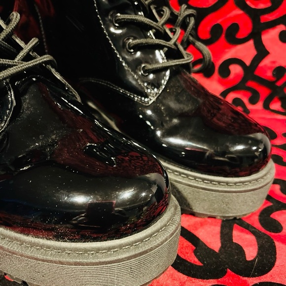 Women’s Patent Leather Combat Boots - Picture 2 of 11